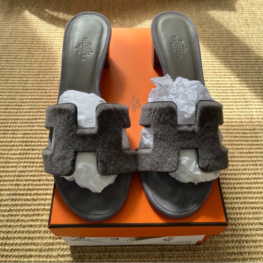 NWT HERMÈS Oasis Sandals Shaved Mink Smoked Grey Size 38